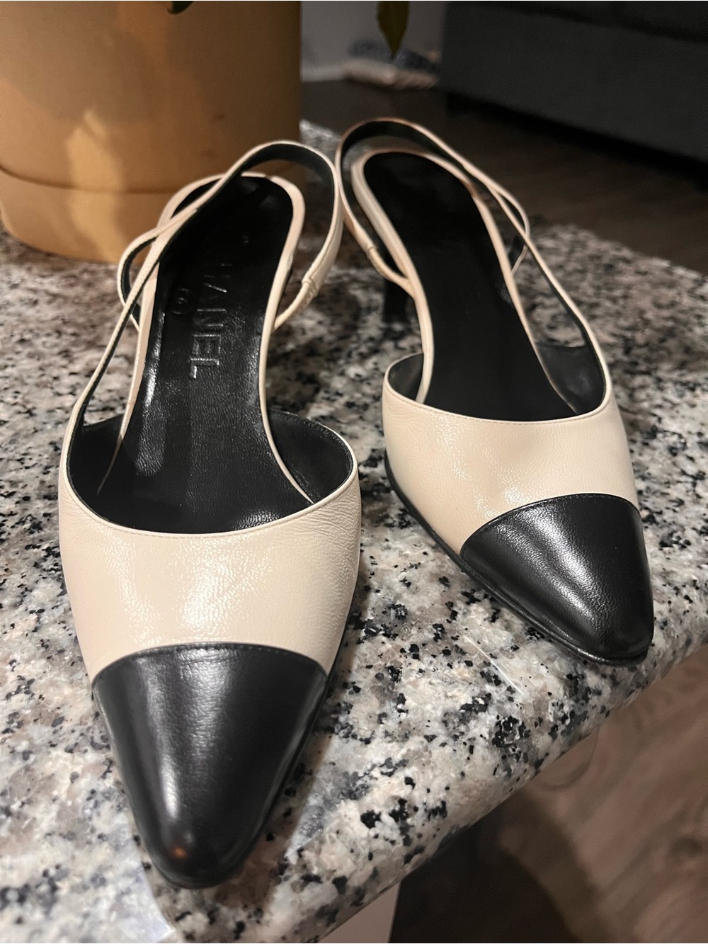 Authentic Vintage CHANEL Cream and Black Two-Tone Slingback Pumps - Picture 3 of 14